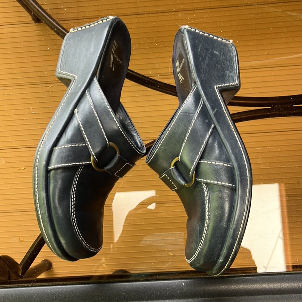 White Mountain Clogs - image 3